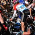 Kim Kirchen wird durch einen Massensturz aufgehalten bei der ersten Etape der Tour of California 2007